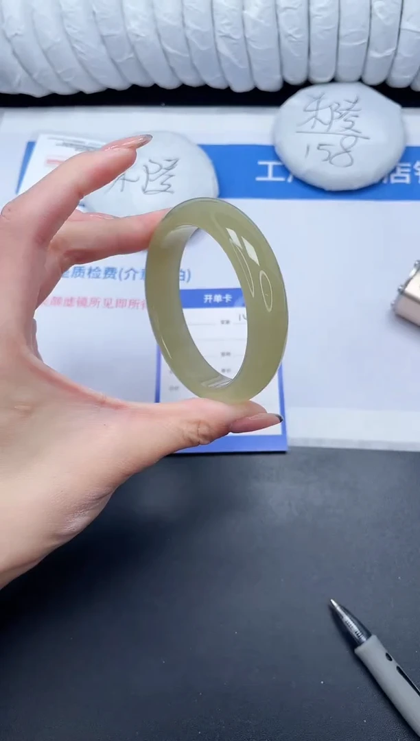 未镶嵌手镯石英质玉142-59.2CQ