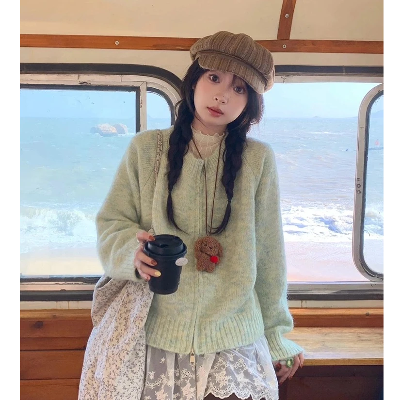 绿色毛衣外套女款2025新款秋冬韩系独特超好看慵懒风宽松针织开衫