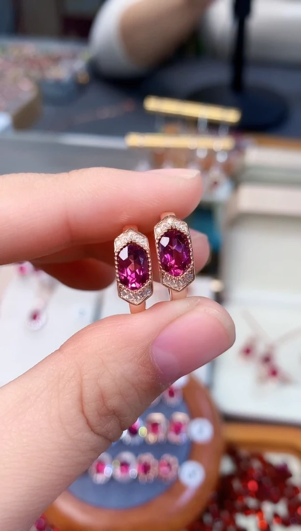 【闪购商品】石榴石耳扣银S925镶嵌天然镁铝