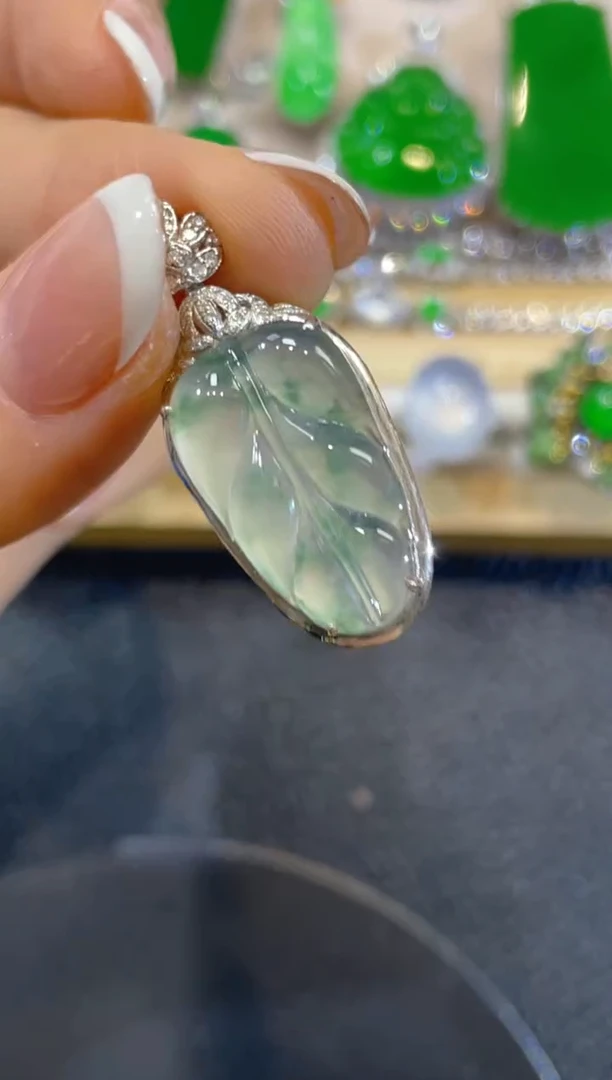 吊坠(不含链)18K金镶嵌翡翠团购4