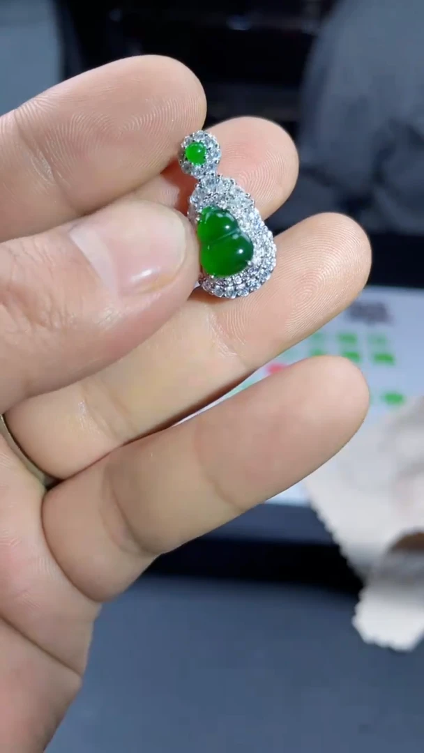 颈饰未镶嵌翡翠首饰