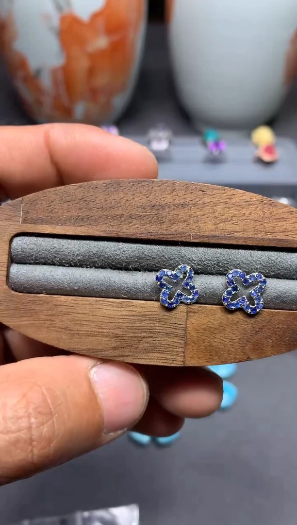 【闪购商品】蓝宝石耳饰银S925镶嵌W97（随机性发货只发一单）