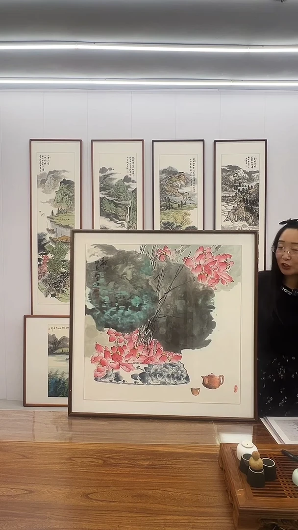 国画阿里丁  80*80  荷花