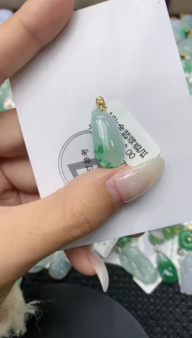 颈饰18K金镶嵌翡翠1