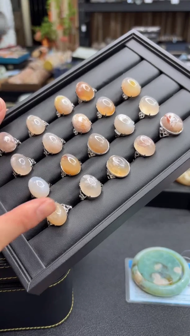 未镶嵌石英质玉戒指184微瑕(多样性发其一)