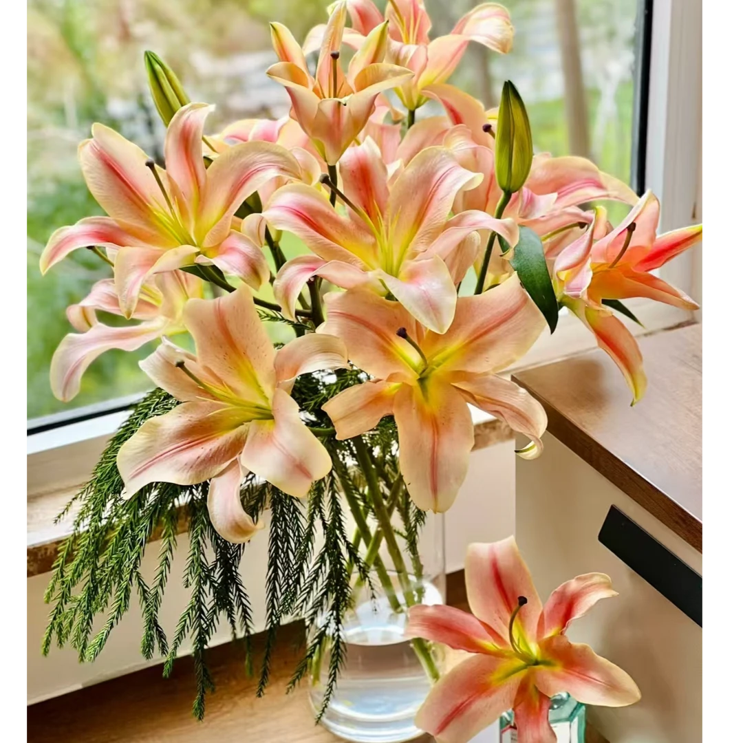 一见钟情百合鲜花