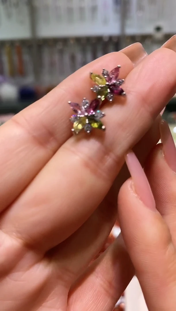 未镶嵌耳饰碧玺多样性发其一