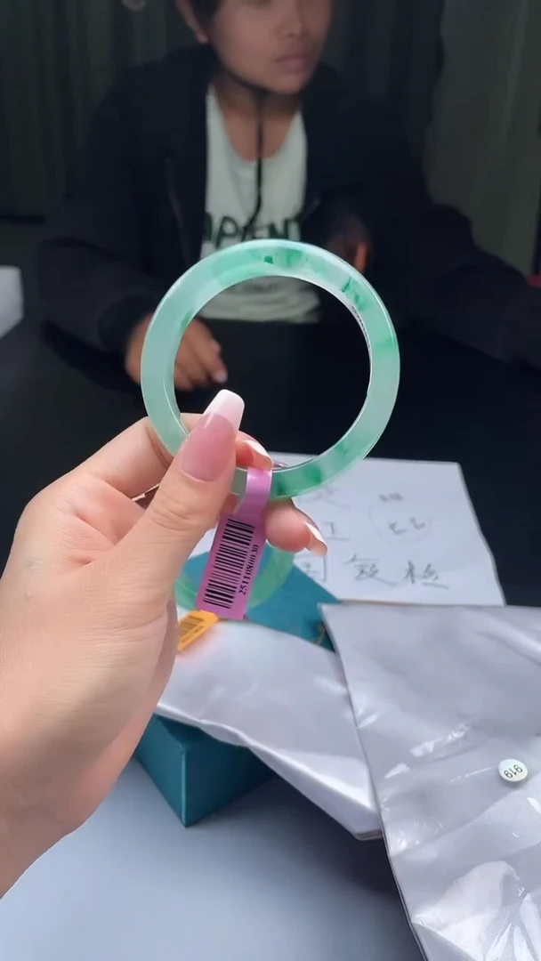 未镶嵌手镯石英质玉（非洲翠）34手镯