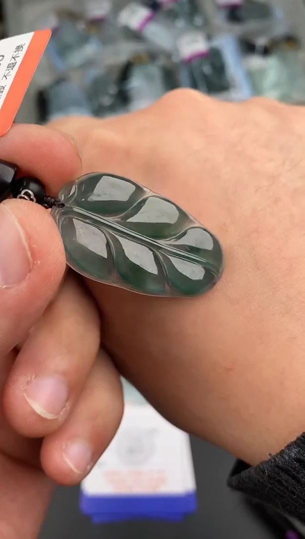 【闪购商品】翡翠颈饰未镶嵌  天然翡翠，一物一图