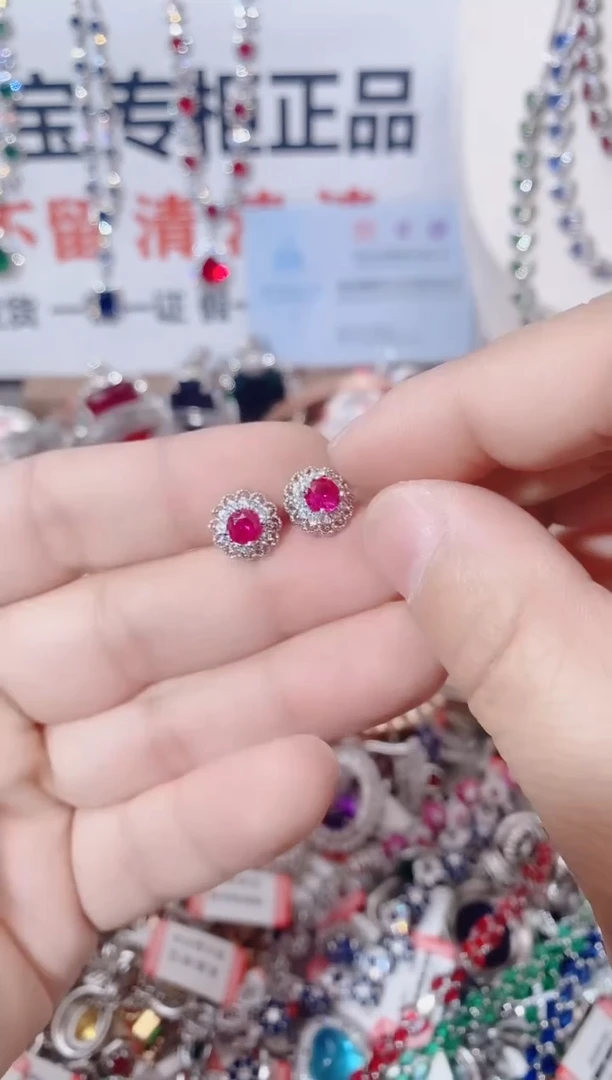 未镶嵌耳饰红宝石