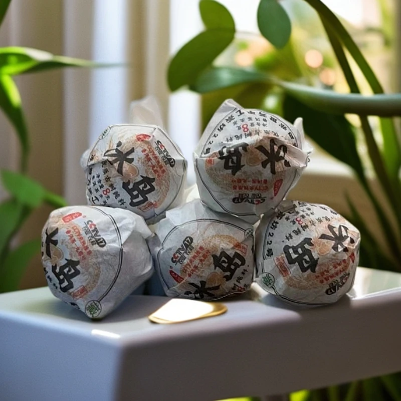 冰岛老寨  2023年 头春头采 纯手工龙珠 普洱茶（生茶）8克/颗