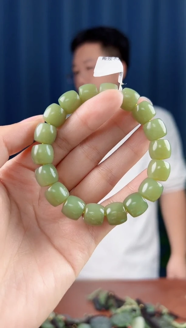 未镶嵌和田玉挂件拍一发一，多样性发货