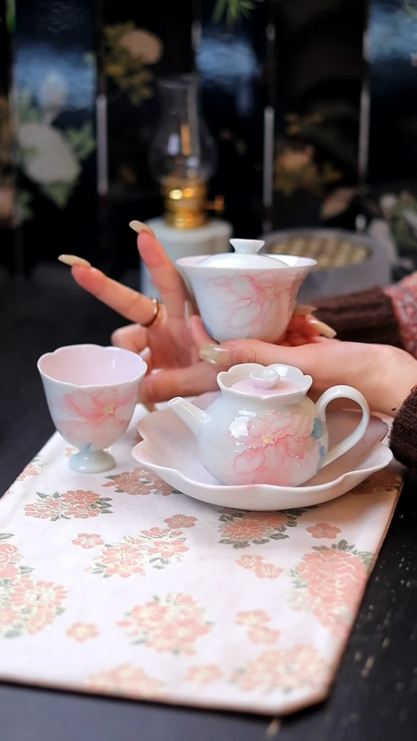 【闪购商品】哈哈哈哈哈哈哈哈-1壶2杯1盖碗