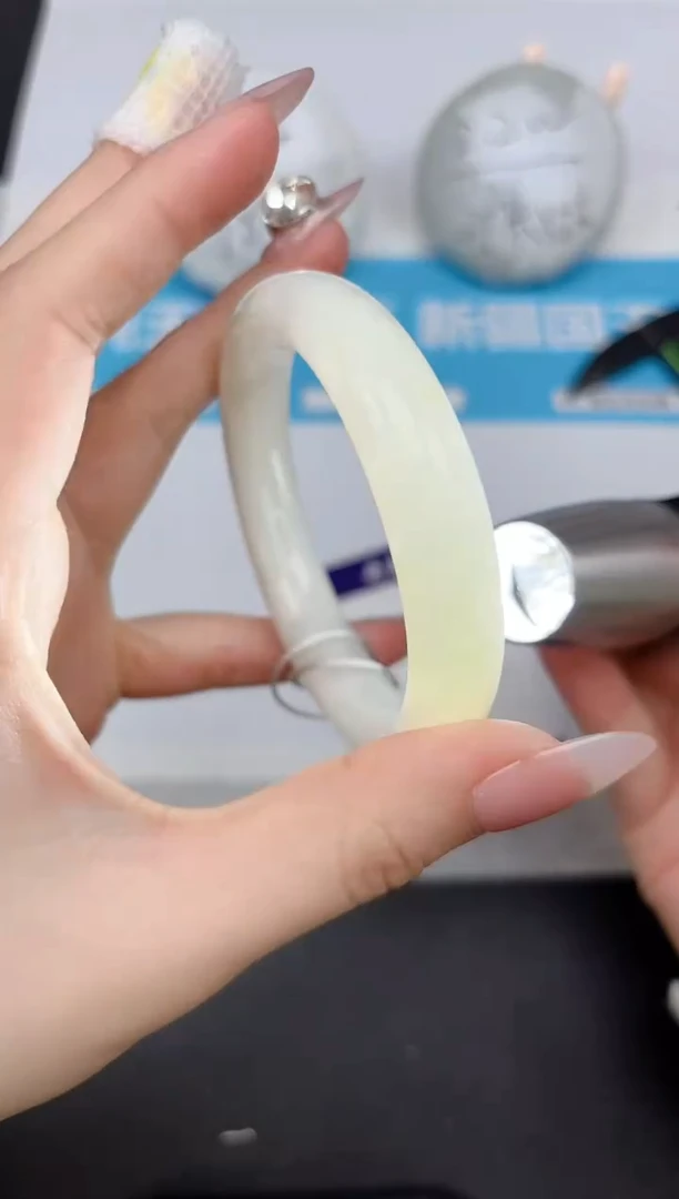 【闪购商品】和田玉手镯未镶嵌126-57