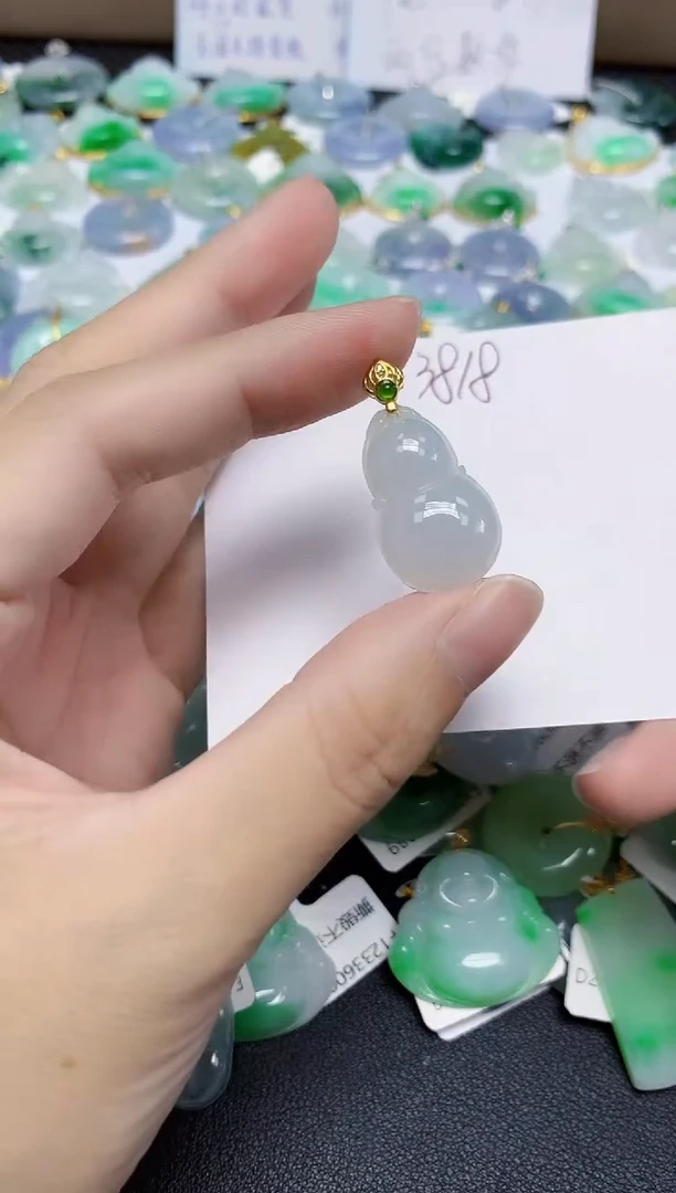 翡翠未镶嵌颈饰天然缅甸翡翠A货