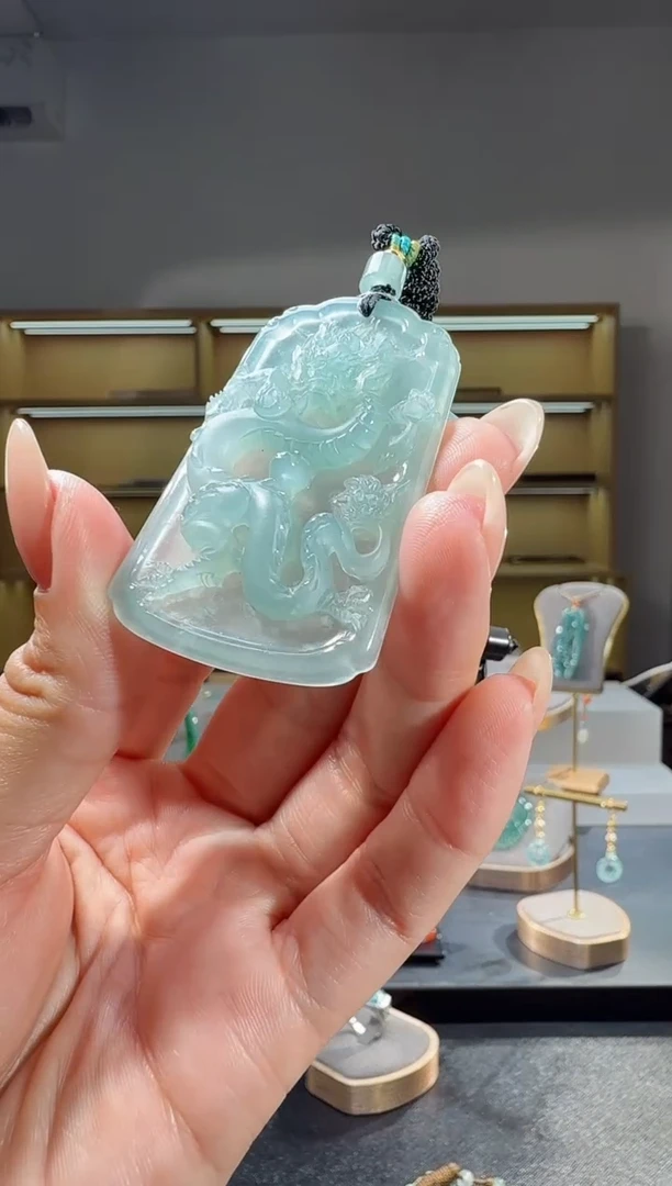 吊坠(不含链)未镶嵌翡翠龙牌