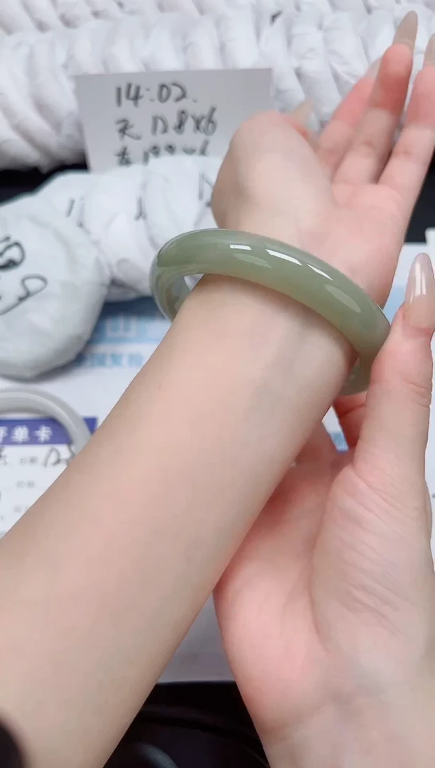 未镶嵌手镯石英岩玉95-62.8