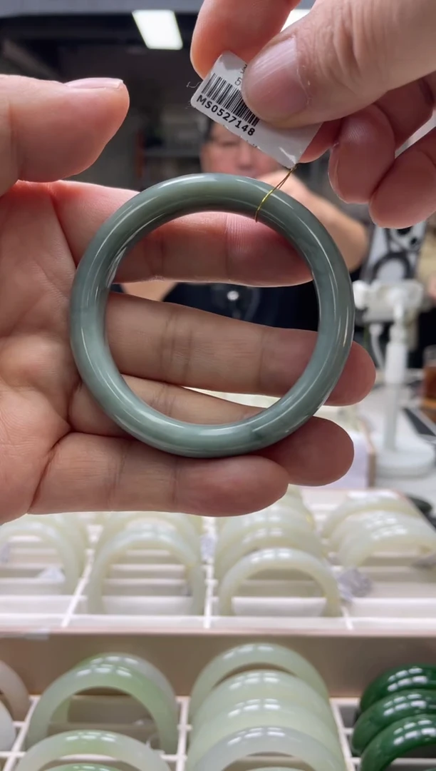 【闪购商品】和田玉手镯未镶嵌编码7148 圈口52-53