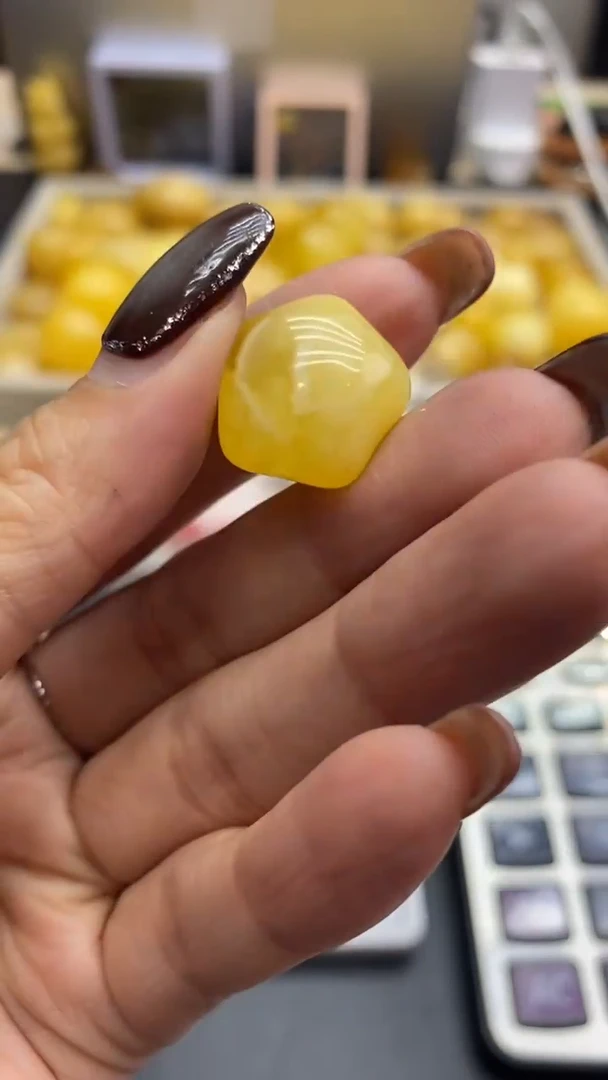 琥珀未镶嵌珠宝奇石301