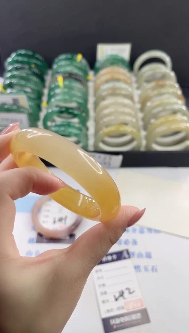 未镶嵌手镯石英质玉多样性发货L42