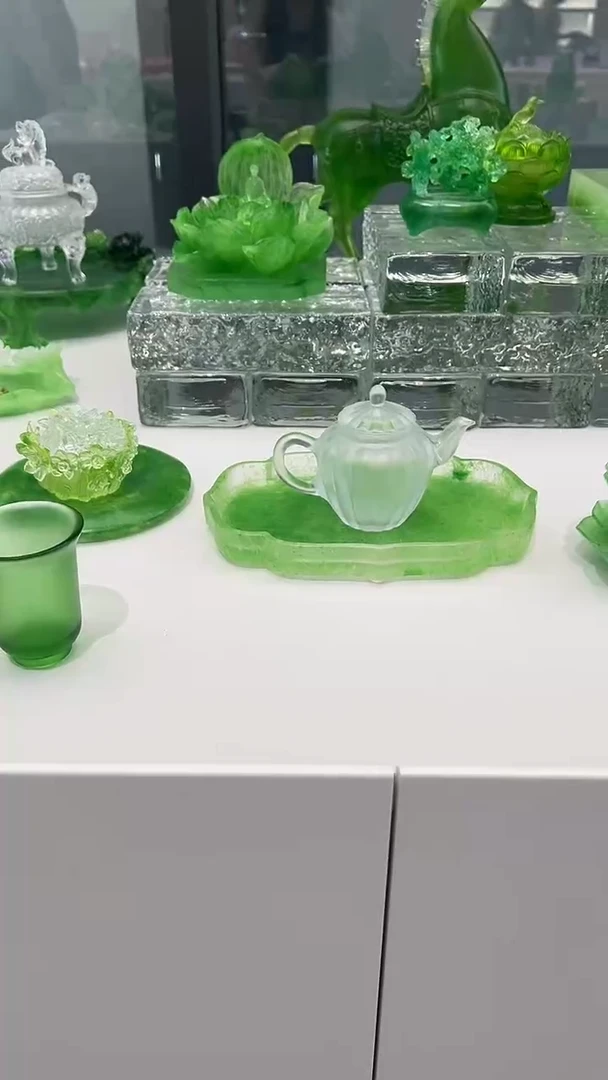 白色 琉璃壶