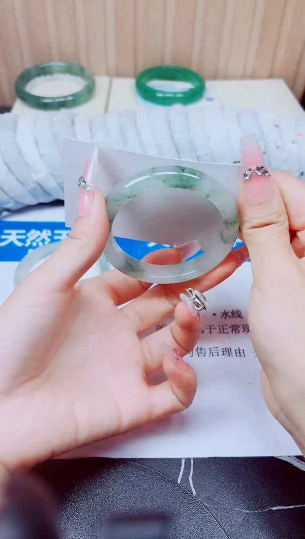 石英质玉手镯未镶嵌31/54.2