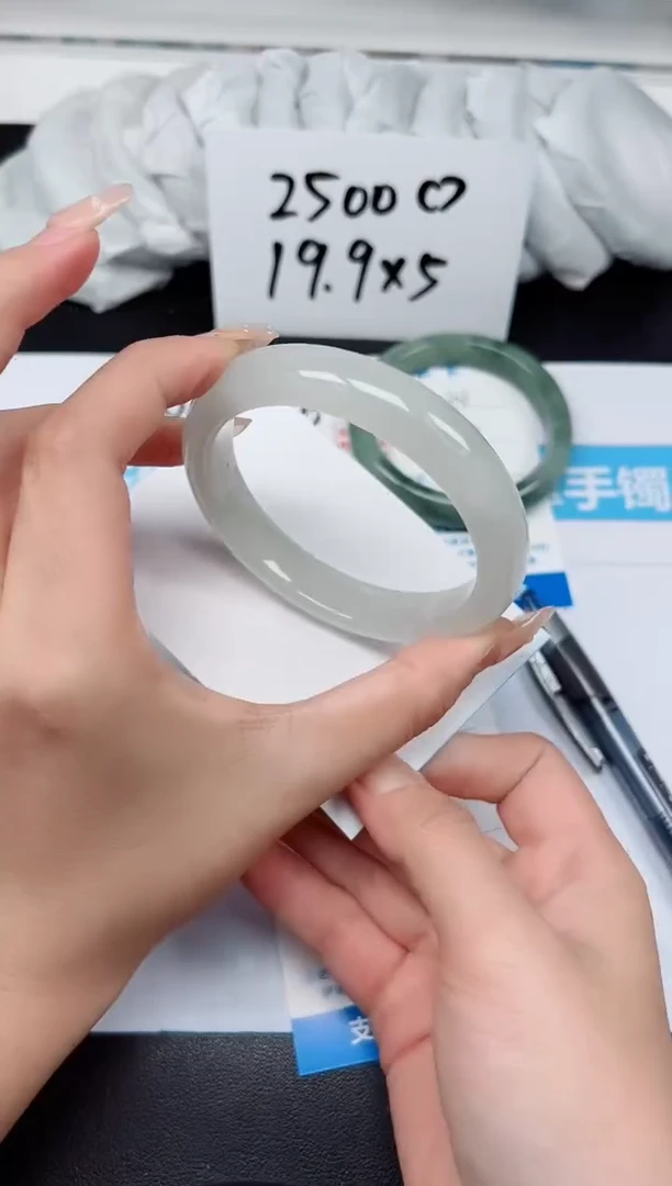 【闪购商品】石英质玉手镯未镶嵌G295-60