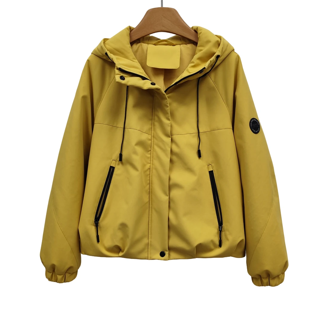 YITONG/倚桐2025冬季时尚现代风保暖防风加厚连帽外套（W5B05265）