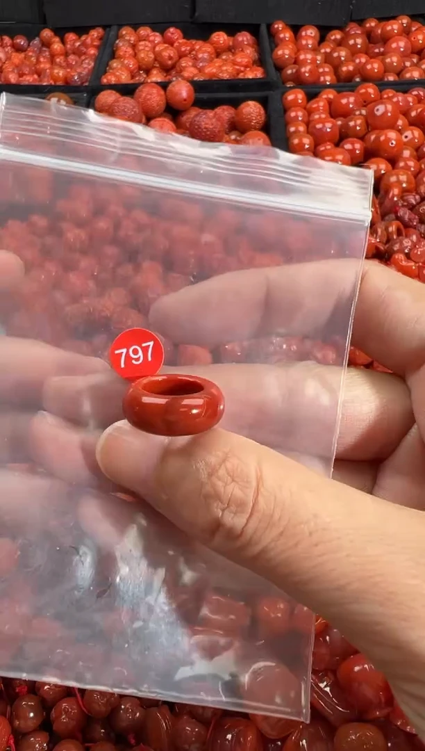 颈饰未镶嵌南红玛瑙1
