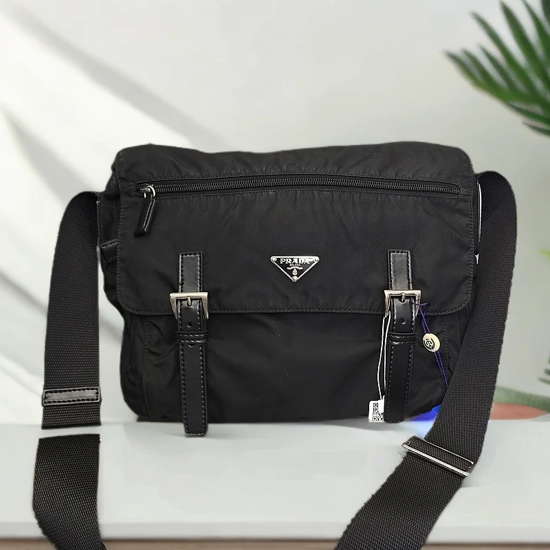 95新 Prada/普拉达 兔兔奢G/普拉达双眼邮差斜挎包/14006