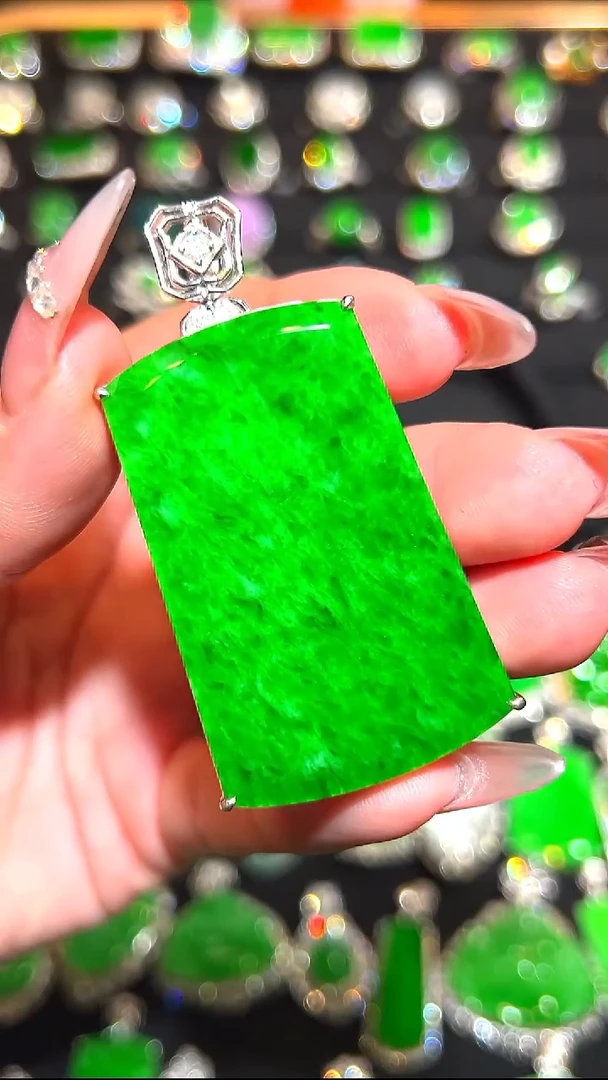 未镶嵌戒指翡翠吊坠