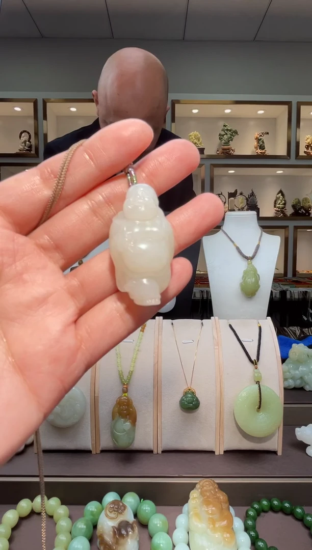 颈饰未镶嵌和田玉苏