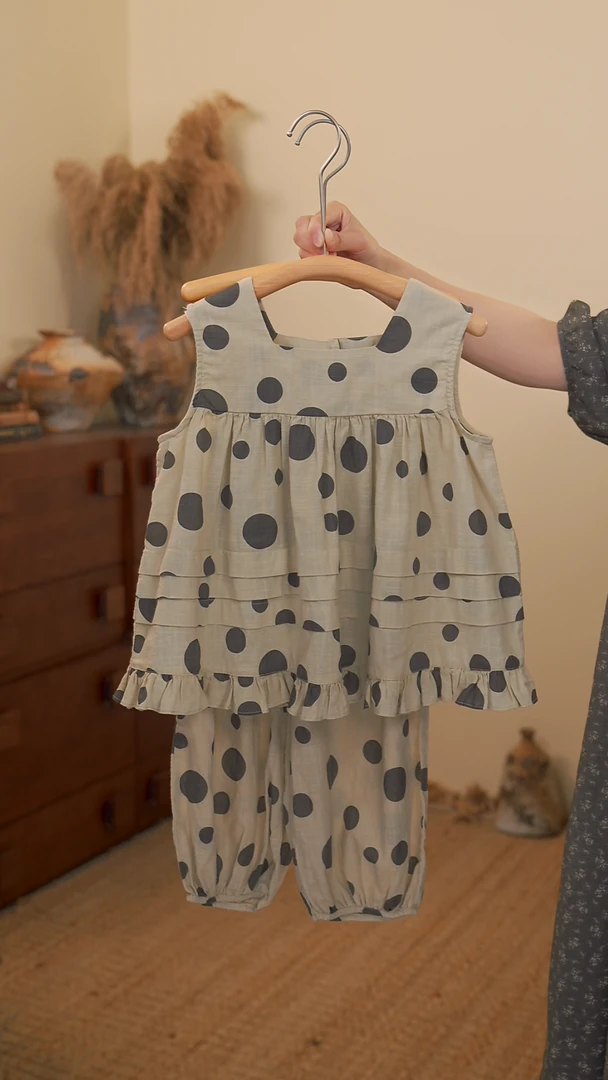 夏款女童棉麻套装背心裤子8T502