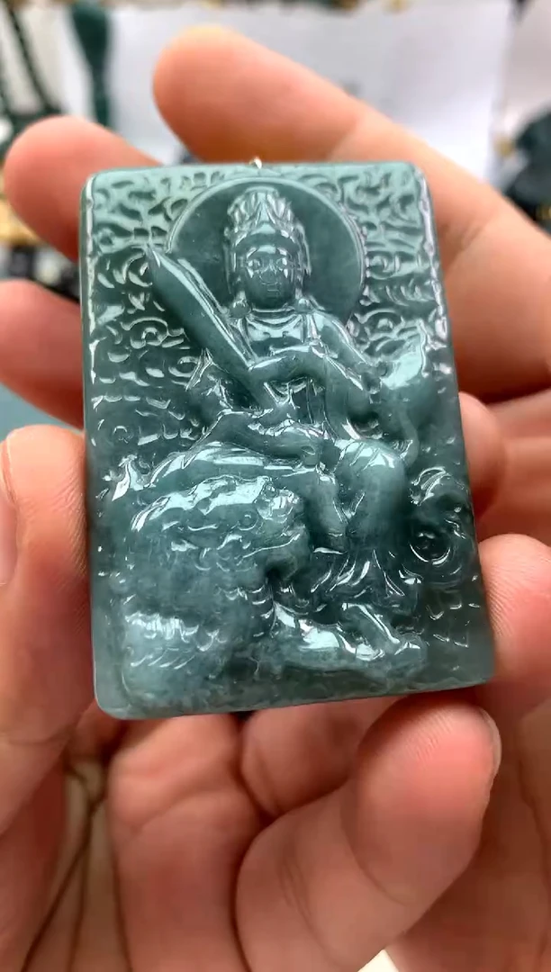 翡翠未镶嵌颈饰文殊