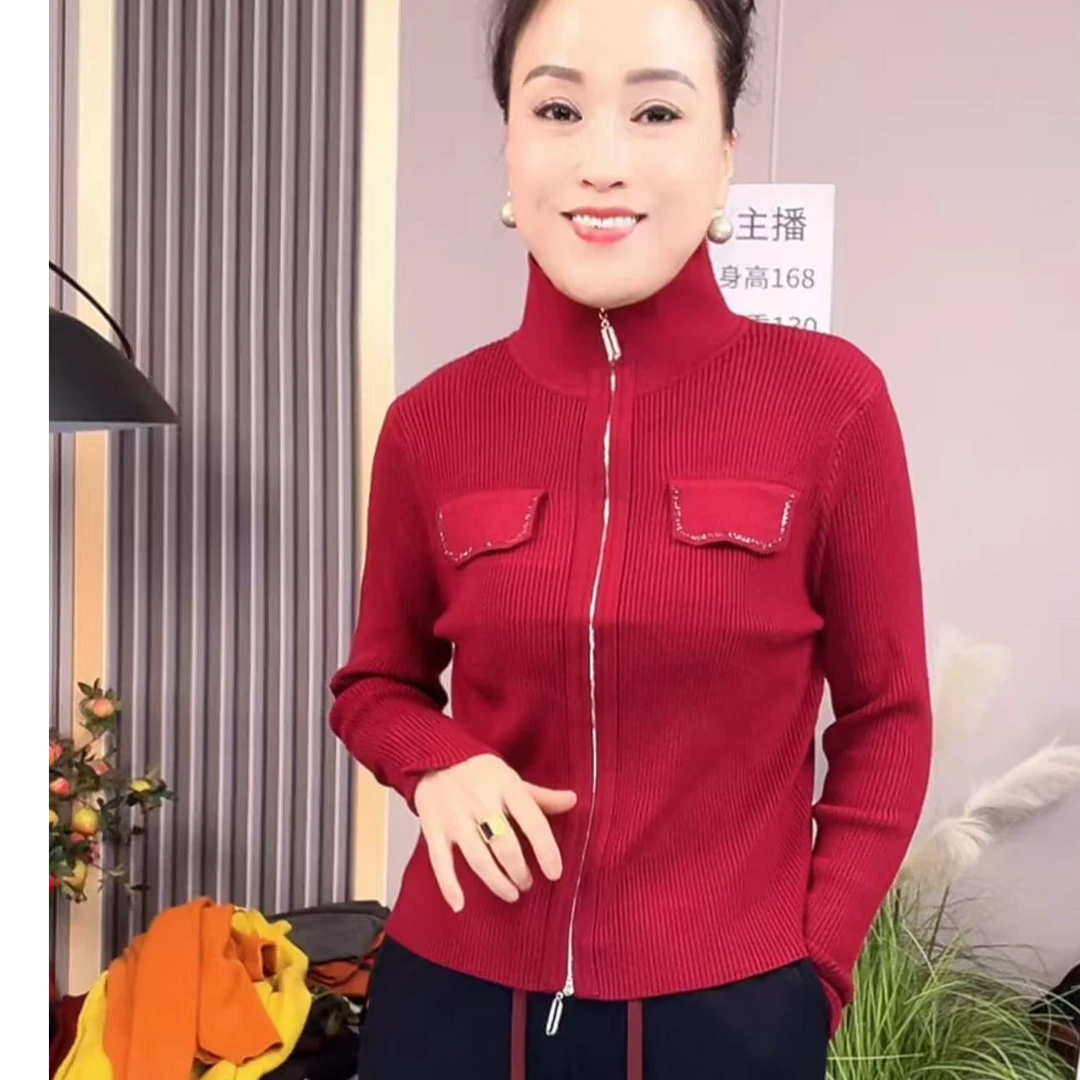 美红家    立领口袋亮钻双拉头针织长袖衫