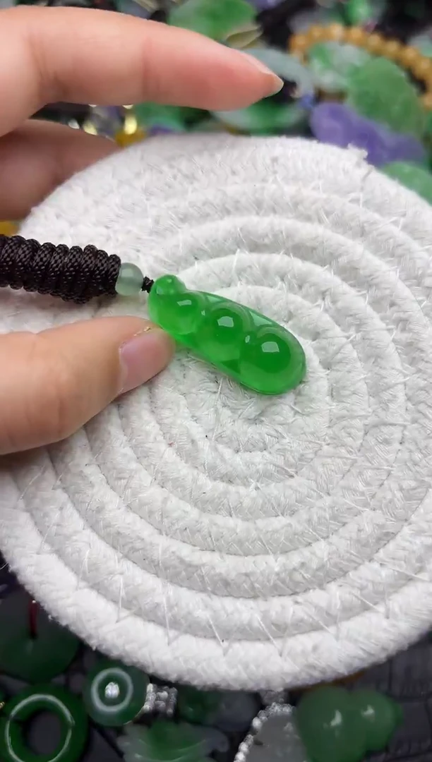 颈饰未镶嵌翡翠缅甸翡翠吊坠