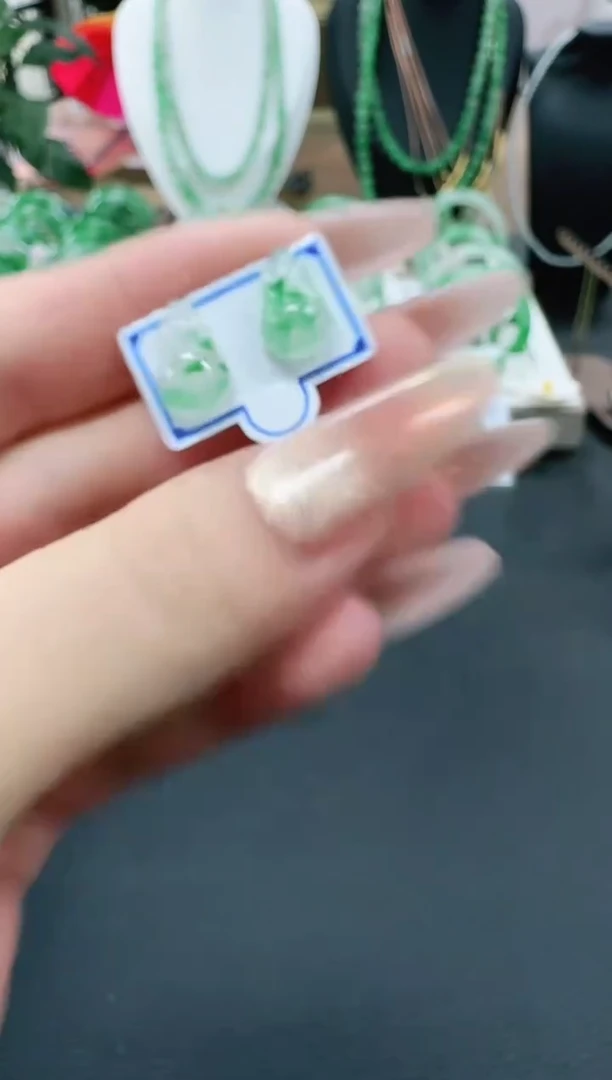 未镶嵌1石英质玉（非洲翠）/2030