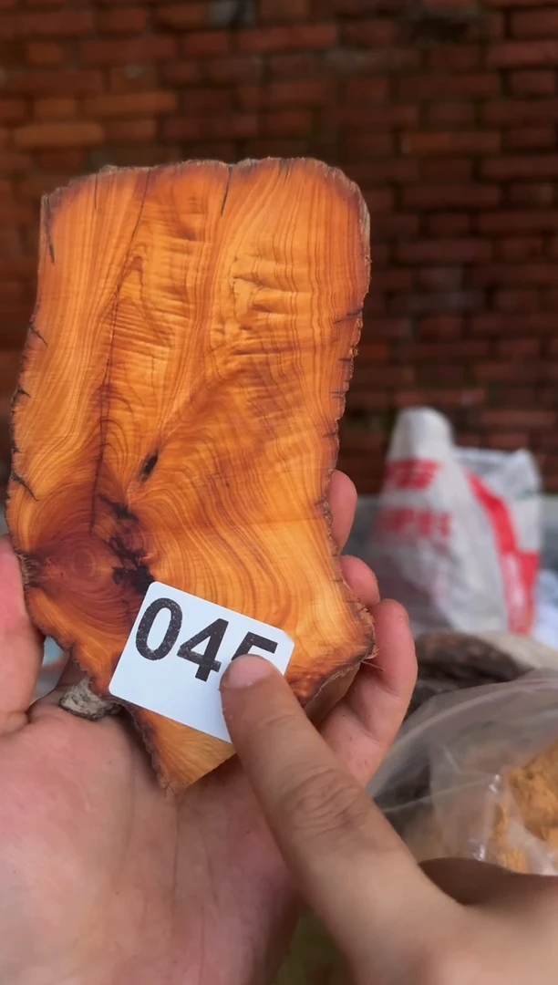柏木太行山陈化崖柏现切先拍！卡1.5  随机一片！！！（1单1片）045