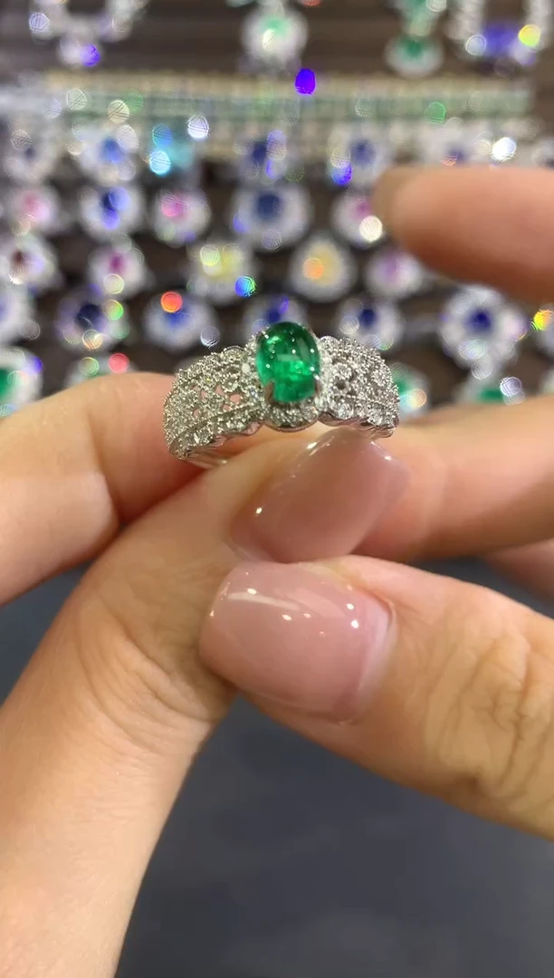 18K金镶嵌戒指祖母绿a111