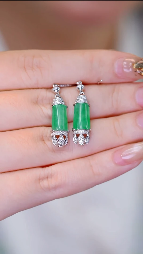 18K金镶嵌翡翠耳饰11