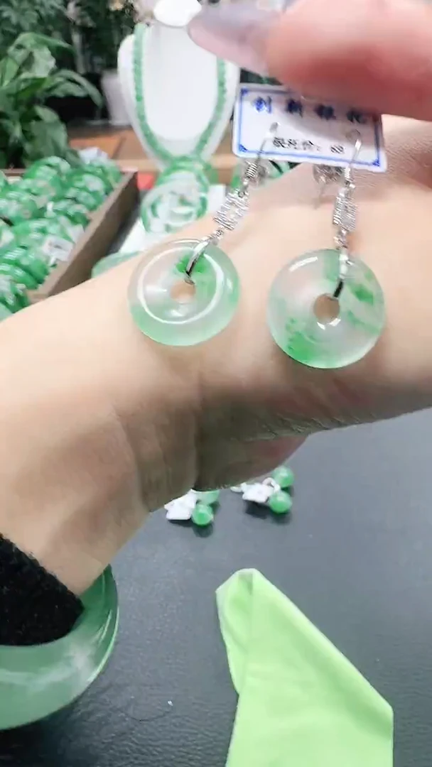 未镶嵌1石英质玉（非洲翠）/0685