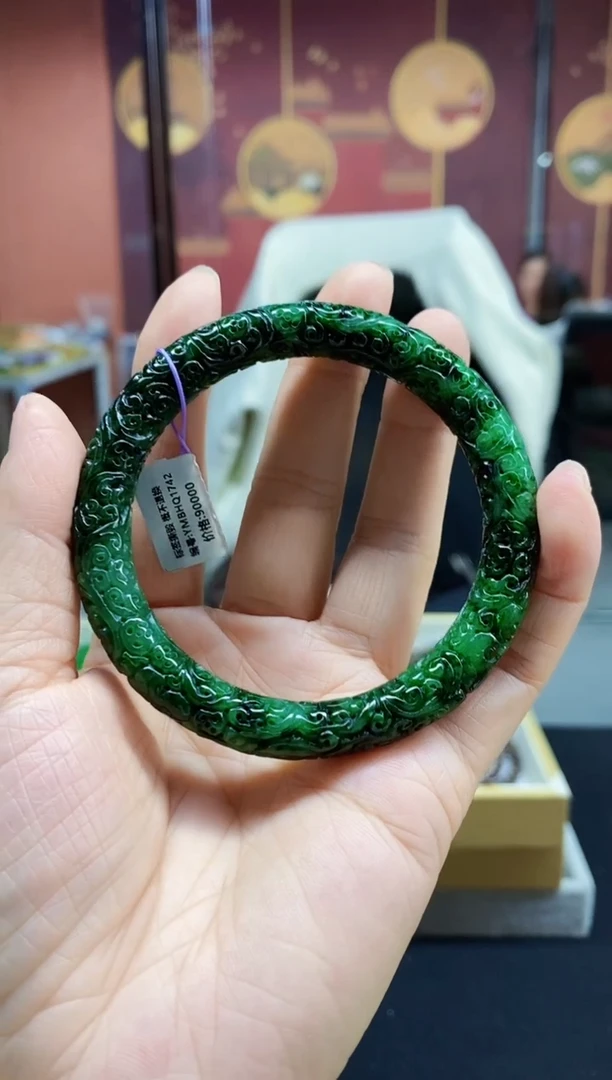 颈饰未镶嵌翡翠手镯57