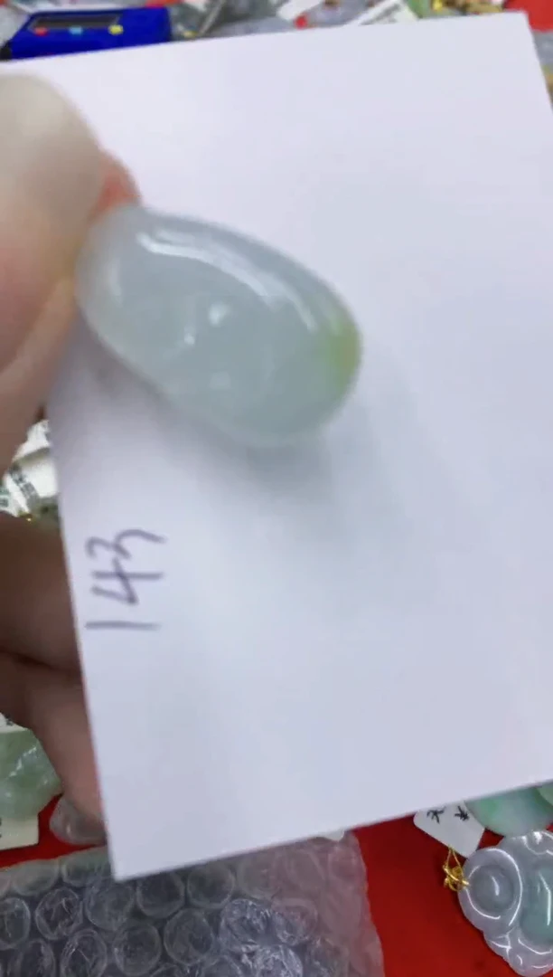 翡翠未镶嵌颈饰11111111111111