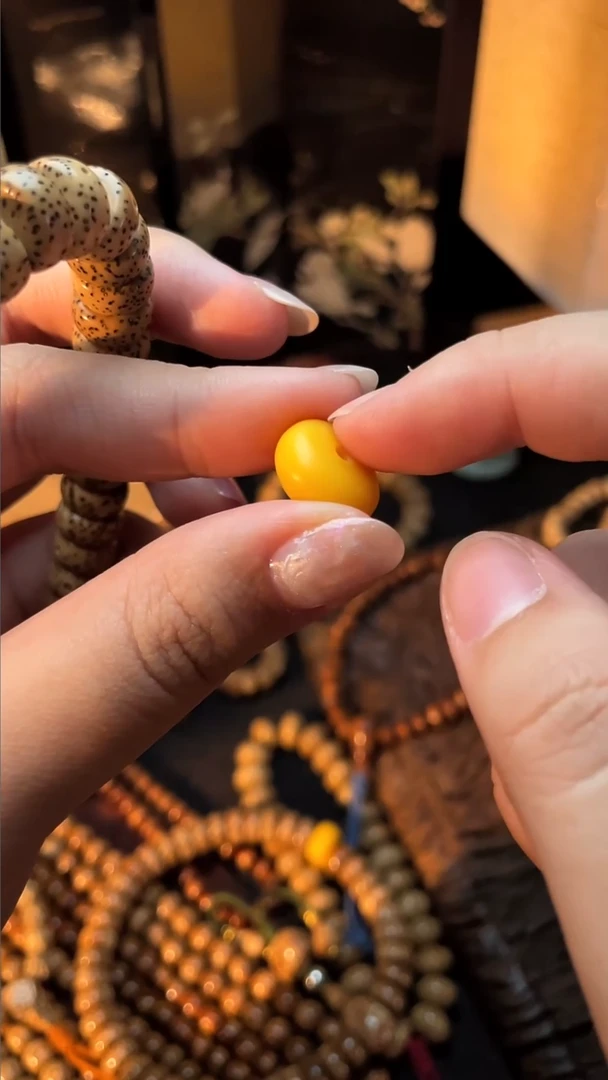 把件星月菩提料器雕刻跑环（黄色长）