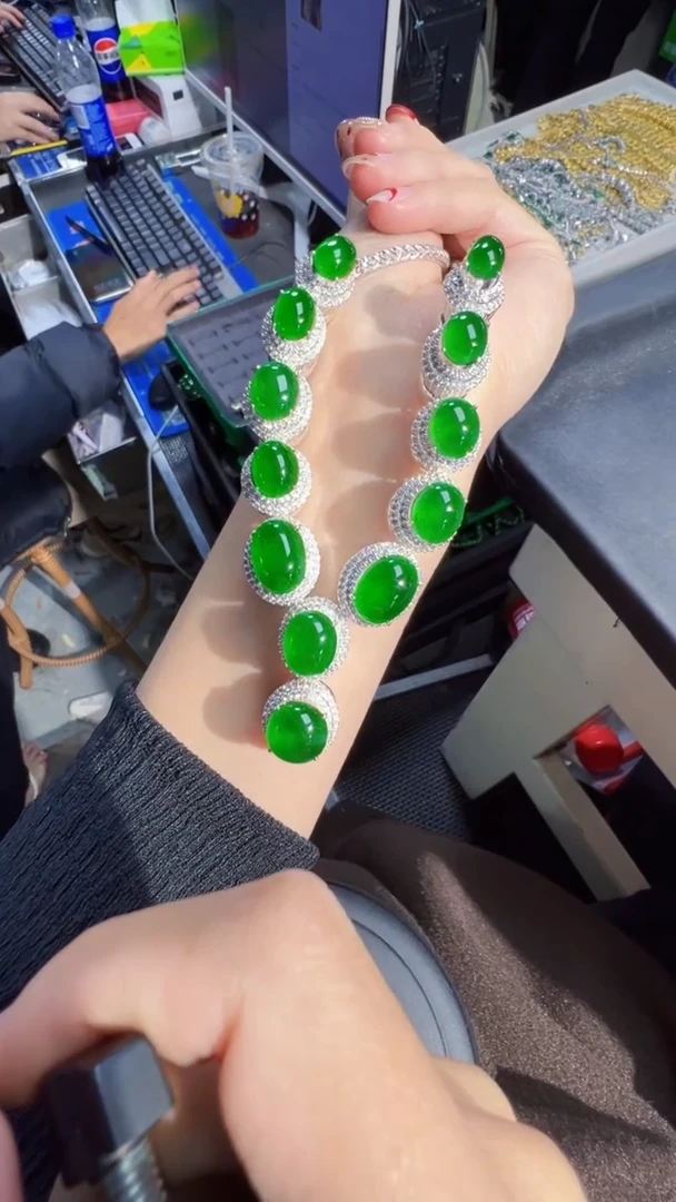 【闪购商品】定制翡翠未镶嵌套链1