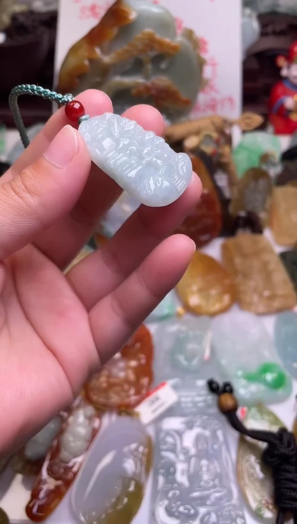 颈饰未镶嵌翡翠山水