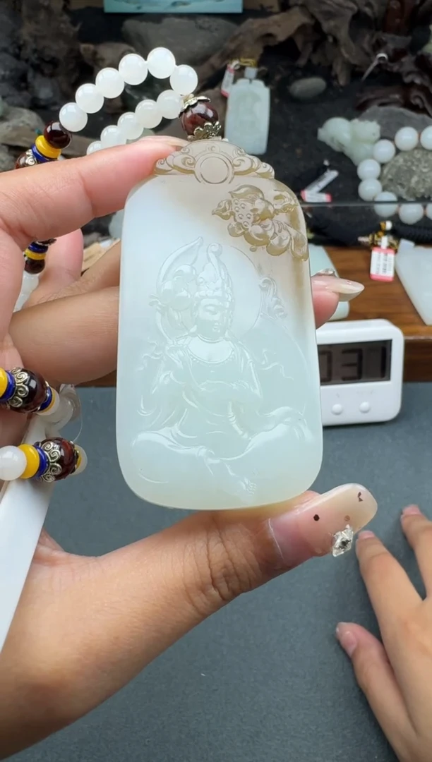 和田玉未镶嵌颈饰1