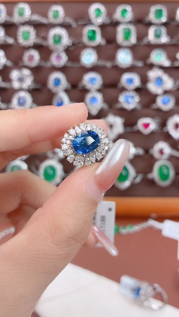 蓝宝石18K戒指18K金镶嵌-2.76克拉