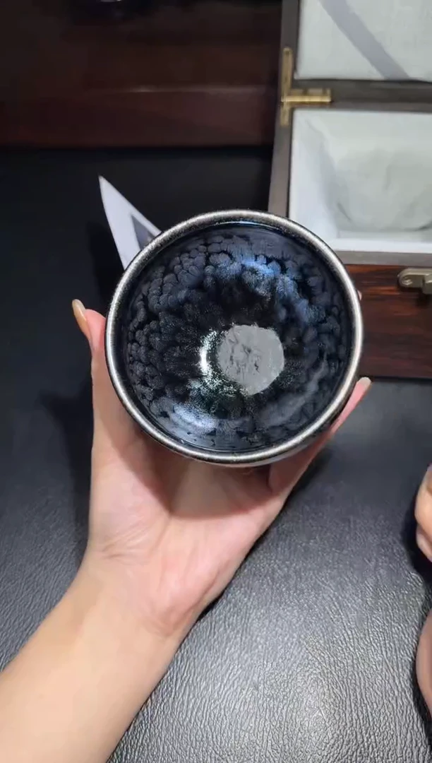 茶盏李英黑底银斑89