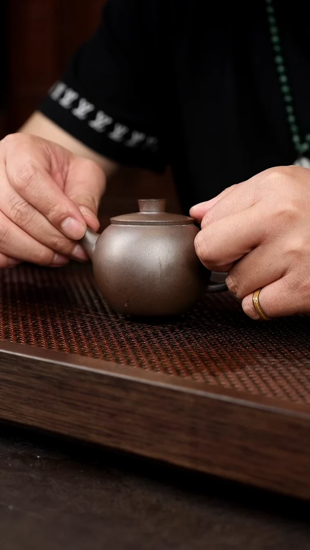 茶壶紫砂岩中泥巨轮